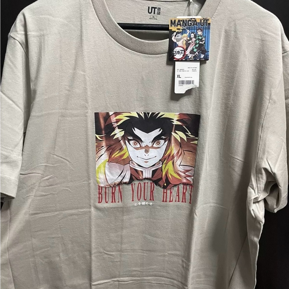 Uniqlo Demon Slayer Rengoju Graphic Tee size xl